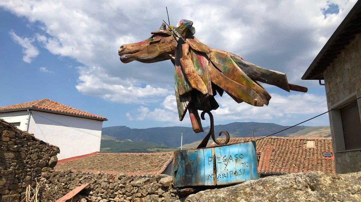 Exposición Raíces del artista Emilio Sánchez